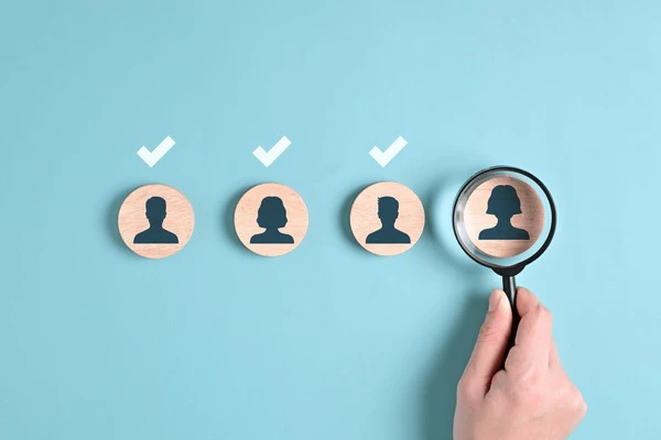 लैपटॉप्स: योजना के लाभार्थियों का चयन कैसे होता है